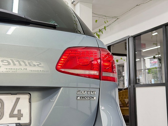 Volkswagen Passat 10 of 30
