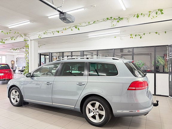 Volkswagen Passat 7 of 30