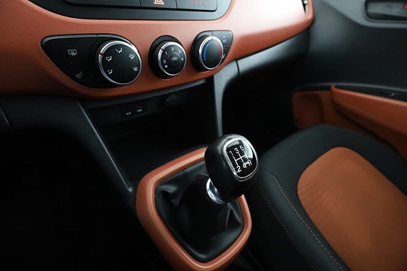 Hyundai i10 23 of 30