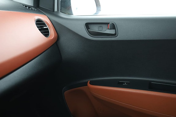 Hyundai i10 30 of 30