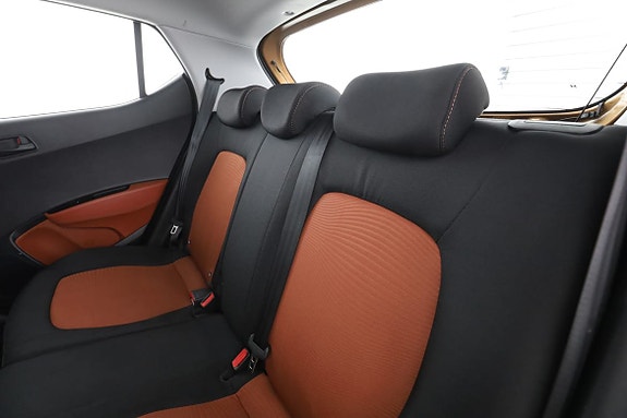 Hyundai i10 15 of 30