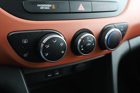 Hyundai i10 25 of 30