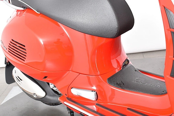 Vespa GTS 300 Super ABS Nyservad 13 of 18