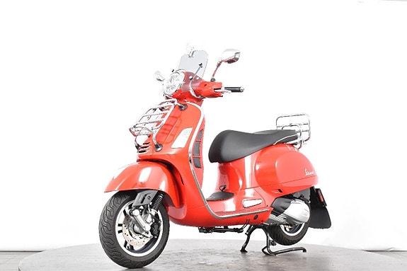 Vespa GTS 300 Super ABS Nyservad 3 of 18