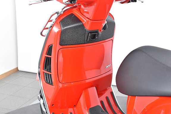 Vespa GTS 300 Super ABS Nyservad 8 of 18