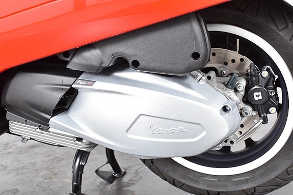 Vespa GTS 300 Super ABS Nyservad 11 of 18