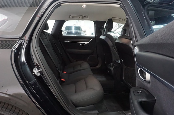 Volvo V90 10 of 20