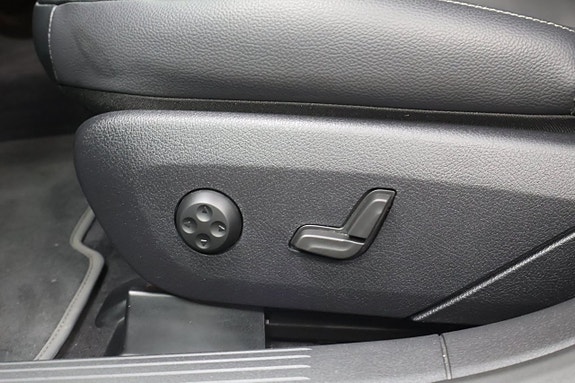 Mercedes-Benz EQE350+ 11 of 23