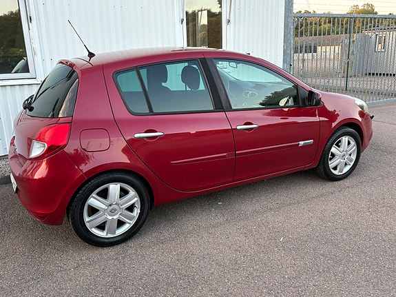 Renault Clio 6 of 7
