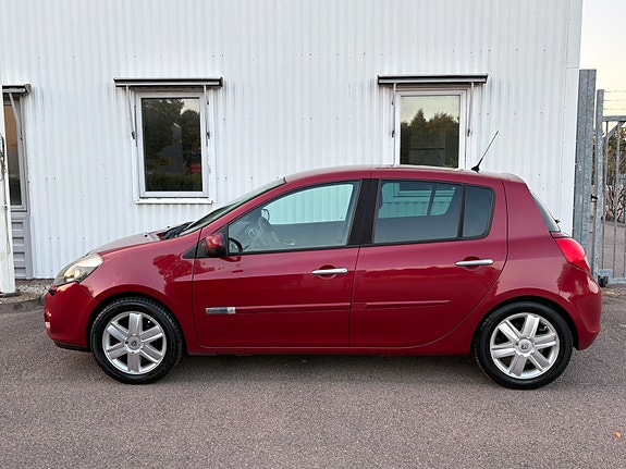 Renault Clio 2 of 7