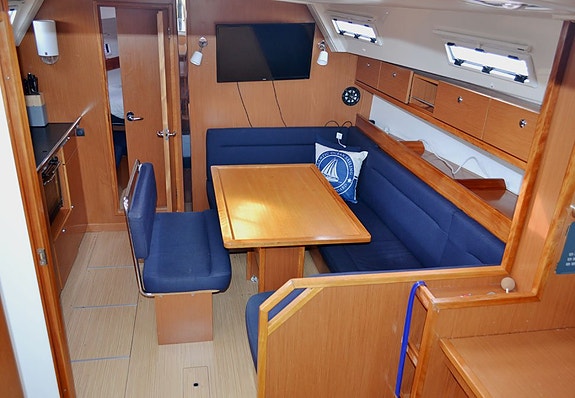 Bavaria Cruiser 40 4 of 6