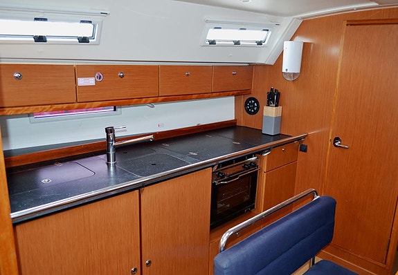 Bavaria Cruiser 40 5 of 6