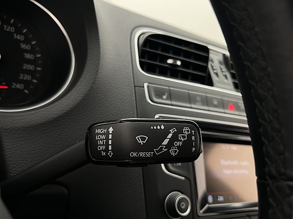 Volkswagen Polo 19 of 24