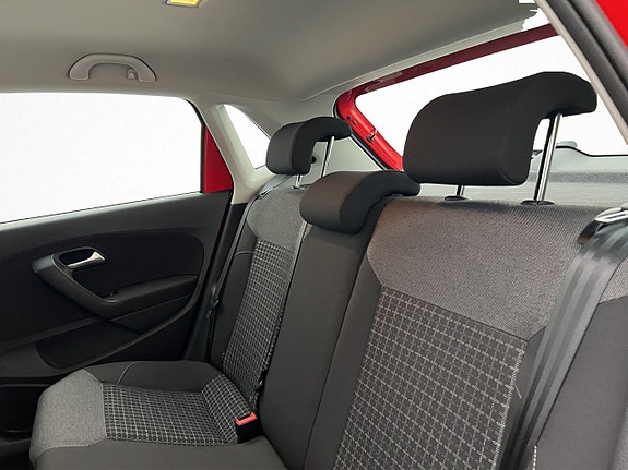 Volkswagen Polo 14 of 24