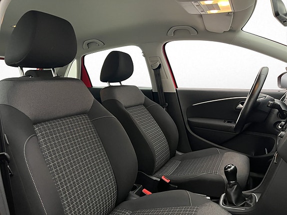 Volkswagen Polo 13 of 24