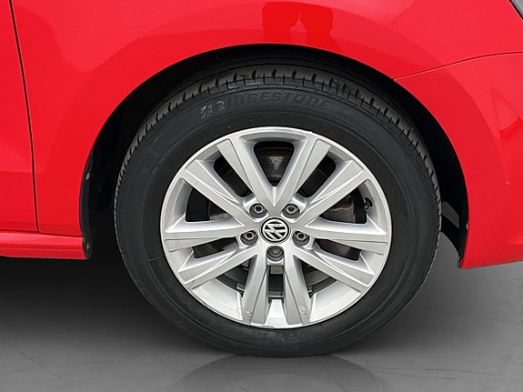Volkswagen Polo 24 of 24