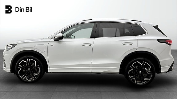 Volkswagen Tiguan 2 of 19