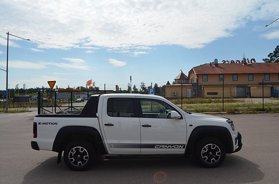 Volkswagen Amarok 8 of 29