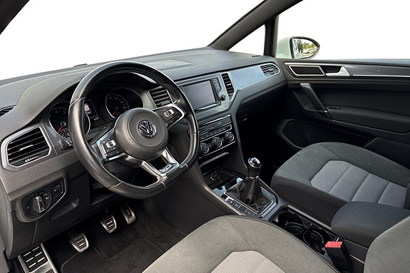 Volkswagen Golf Sportsvan 13 of 28