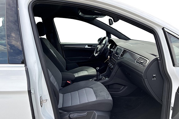 Volkswagen Golf Sportsvan 20 of 28