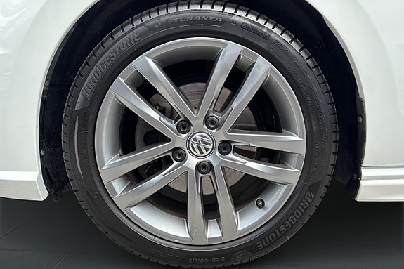 Volkswagen Golf Sportsvan 26 of 28