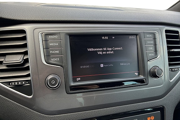 Volkswagen Golf Sportsvan 24 of 28