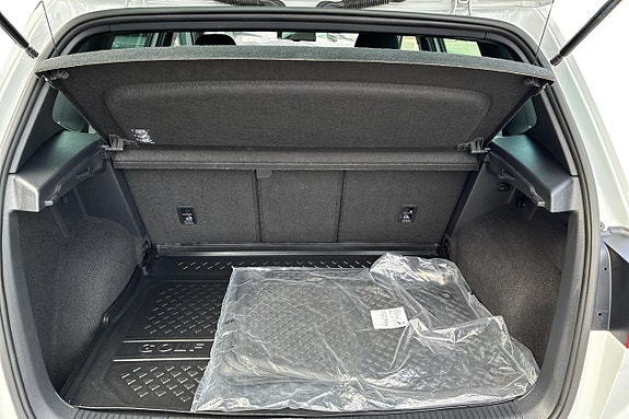 Volkswagen Golf Sportsvan 11 of 28