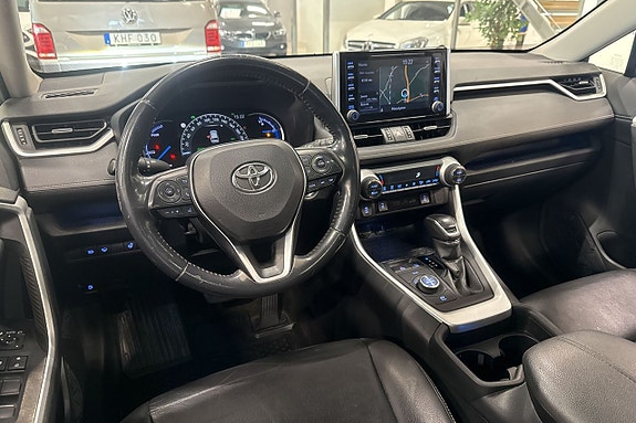 Toyota RAV4 9 of 26