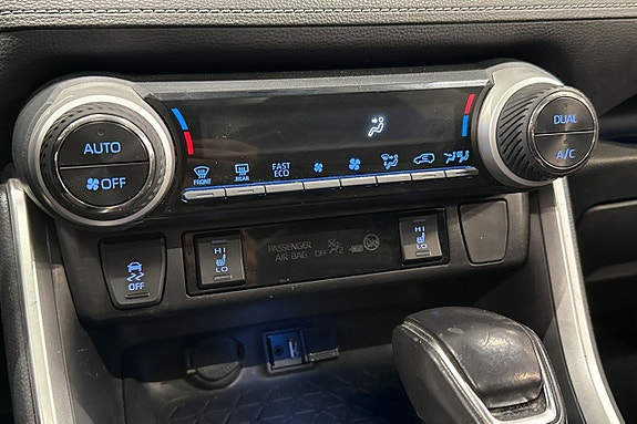 Toyota RAV4 16 of 26