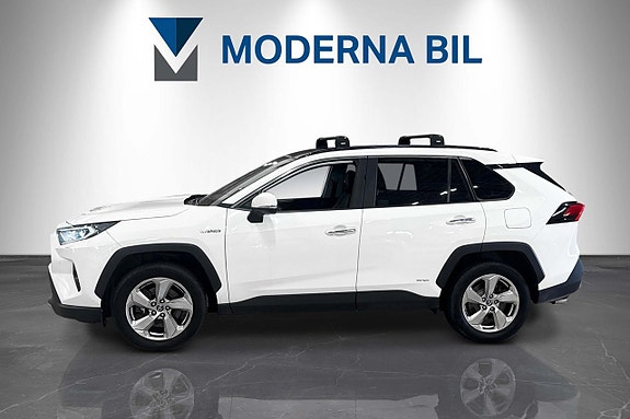 Toyota RAV4 3 of 26