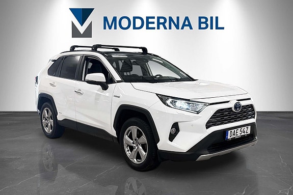 Toyota RAV4 8 of 26