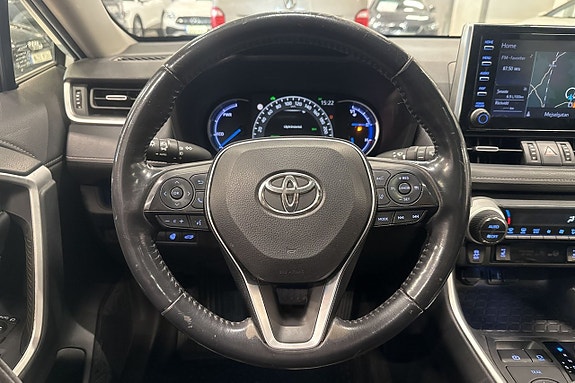 Toyota RAV4 10 of 26