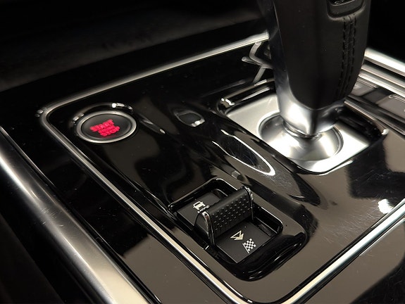 Jaguar XE 16 of 21