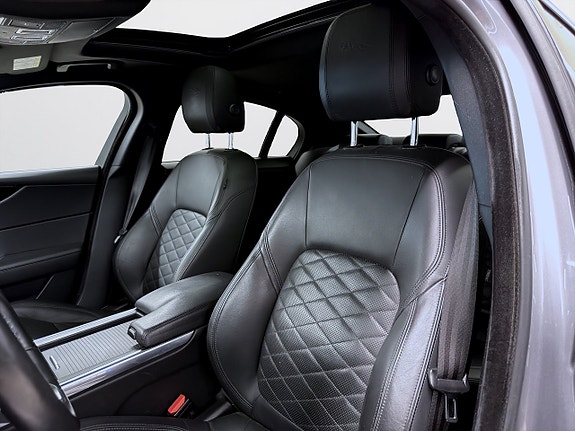 Jaguar XE 13 of 21