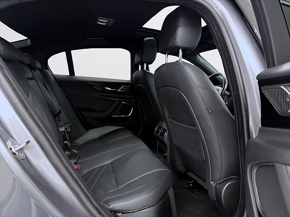 Jaguar XE 9 of 21