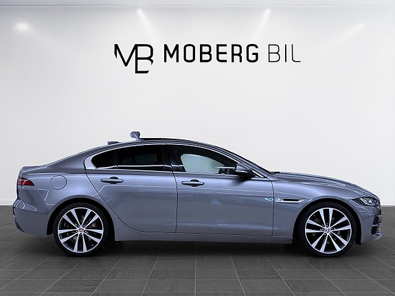 Jaguar XE 4 of 21