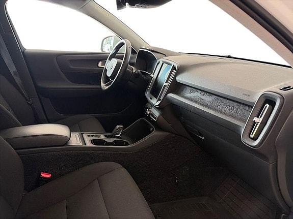 Volvo XC40 16 of 20