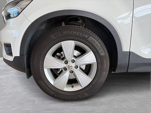 Volvo XC40 10 of 20