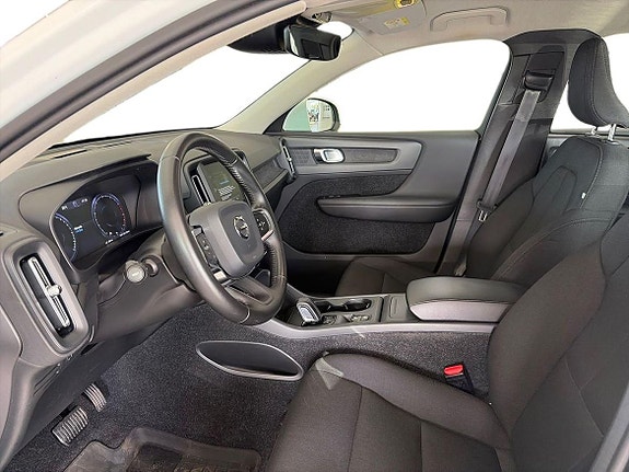 Volvo XC40 13 of 20