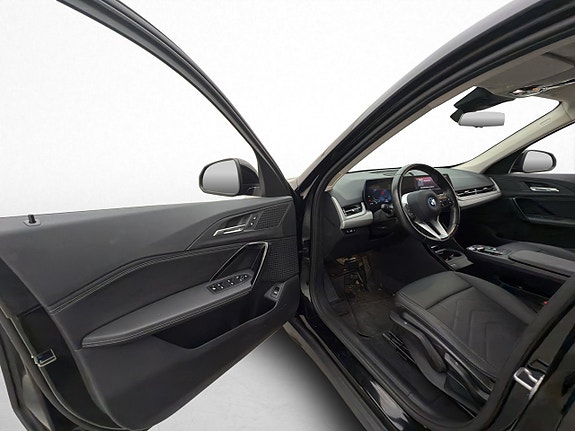 BMW iX1 16 of 30
