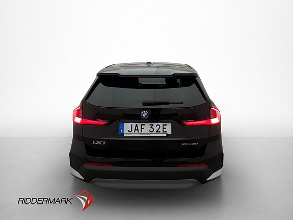 BMW iX1 6 of 30