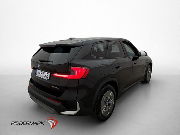 BMW iX1 8 of 30