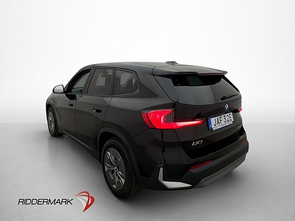 BMW iX1 5 of 30