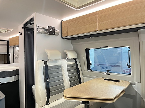 Adria TWIN SELECT 640 SGX (2027+Webasto diesel+Aut 140hk) 12 of 26