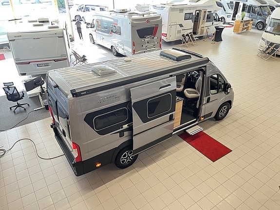 Adria TWIN SELECT 640 SGX (2027+Webasto diesel+Aut 140hk) 6 of 26