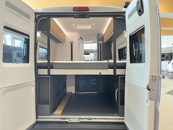 Adria TWIN SELECT 640 SGX (2027+Webasto diesel+Aut 140hk) 7 of 26