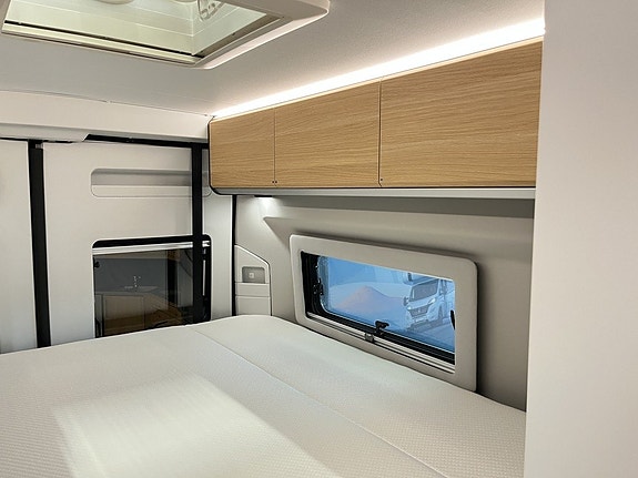 Adria TWIN SELECT 640 SGX (2027+Webasto diesel+Aut 140hk) 17 of 26