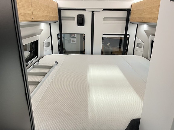 Adria TWIN SELECT 640 SGX (2027+Webasto diesel+Aut 140hk) 16 of 26