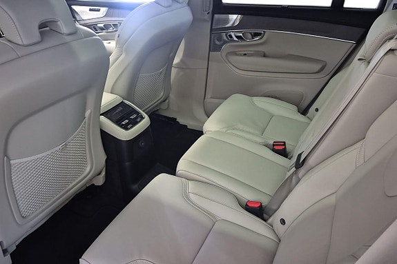 Volvo XC90 19 of 30