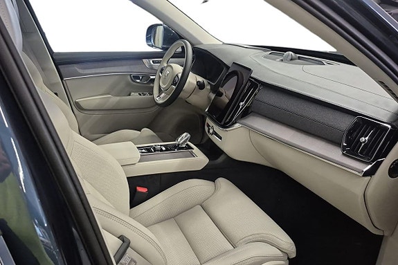 Volvo XC90 22 of 30